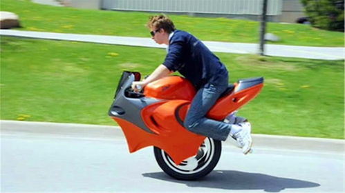 国外发明会变形的摩托车,单轮两轮任意切换,回头率100